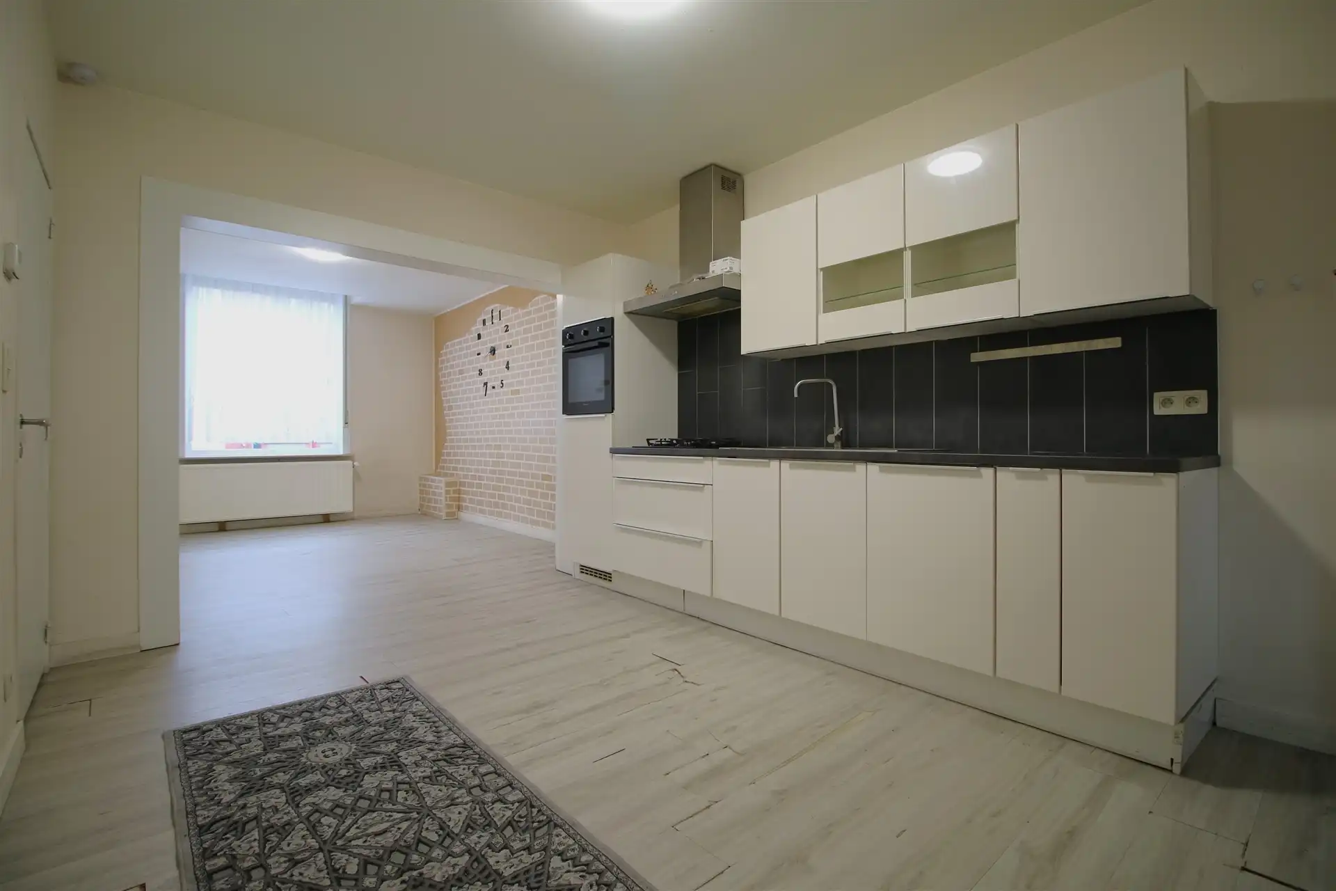 Vernieuwde rijwoning met tuin i.h. centrum foto 4