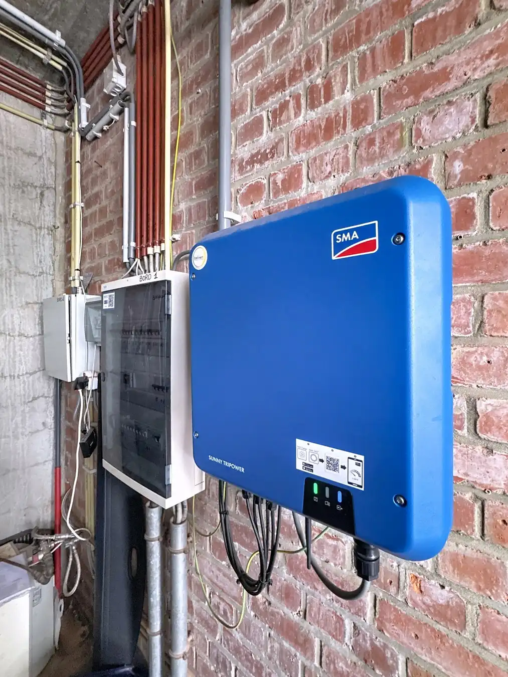 BEDRIJFSGEBOUW te koop in Zedelgem, bestaande uit MAGAZIJN (265m²) en WONING (3/4 slpkms, garage en tuin). Inclusief ZONNEPANELEN en BATTERIJ! foto 6