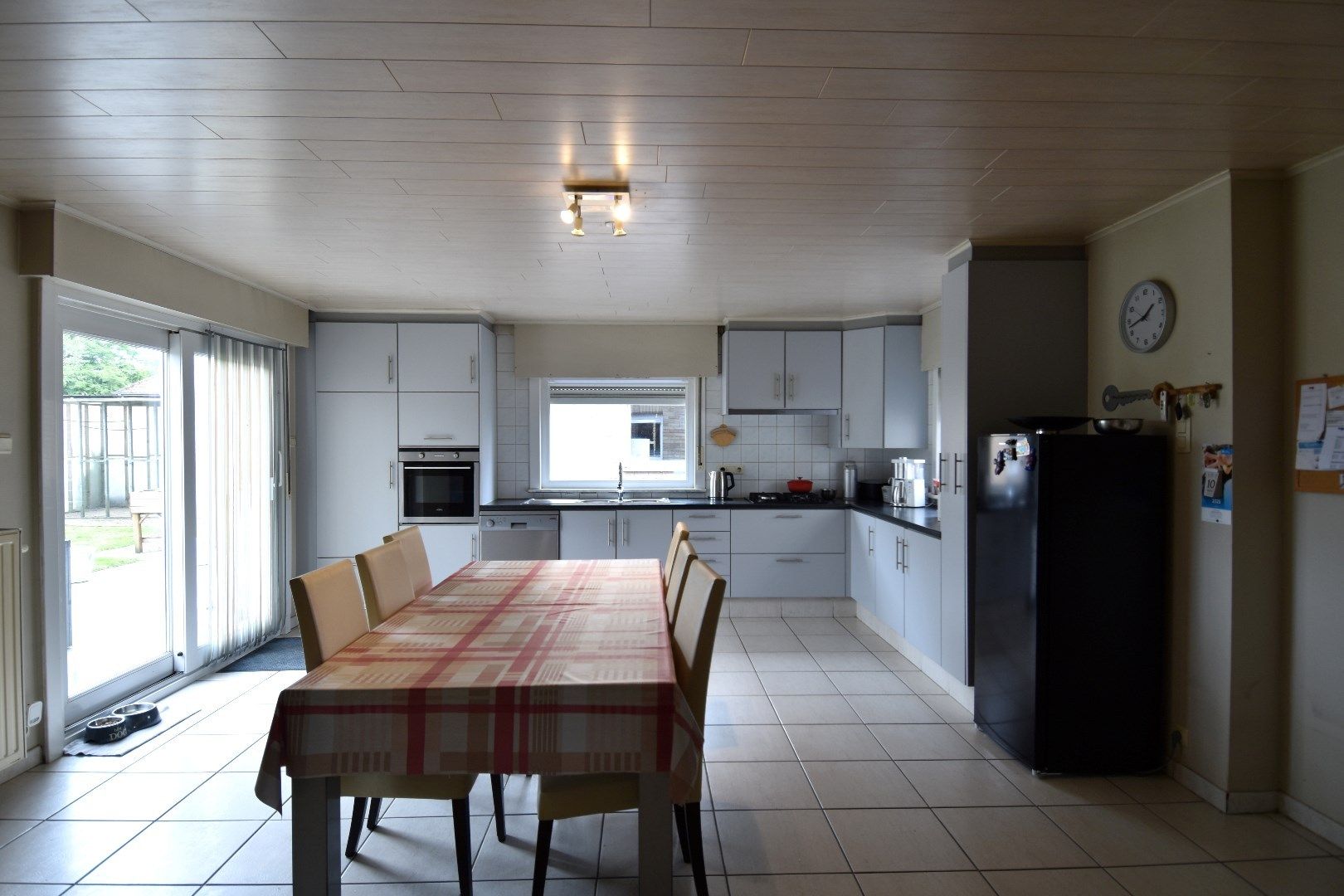 Halfopen bebouwing met 3 slaapkamers, tuin en garage te koop in doodlopende straat te Wevelgem foto 8