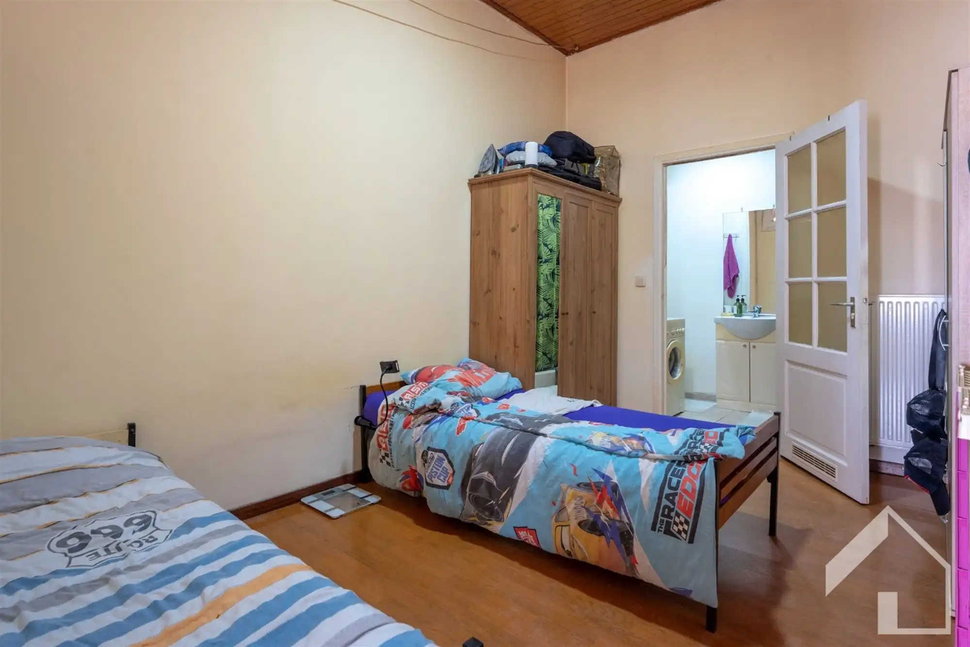 Ruime woning (190 m²) met tuin en veel potentieel foto 13