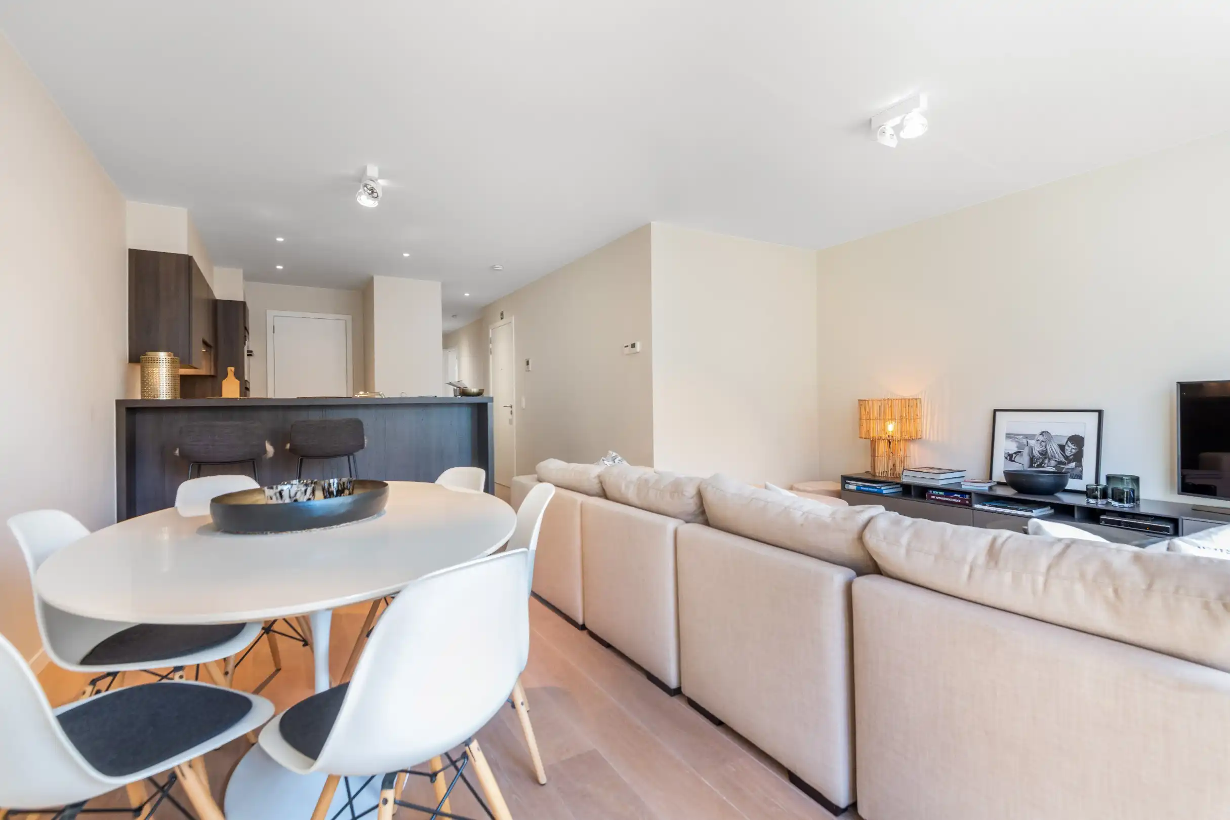 Recent zonnig appartement  met 2 slaapkamers gelegen in het centrum van Knokke.  foto 7