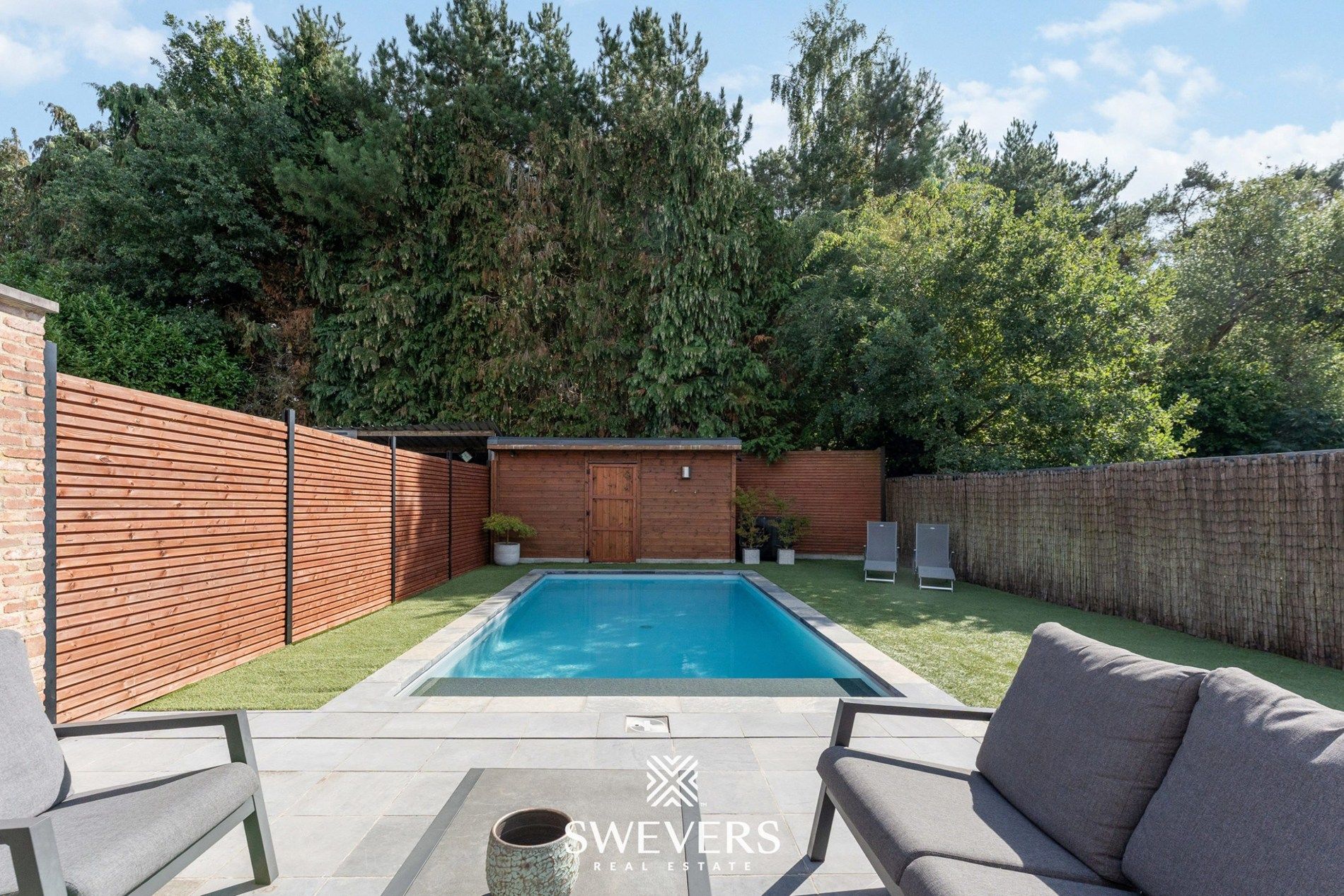 HOB met 3 slaapkamers, bureau en zwembad   foto 24