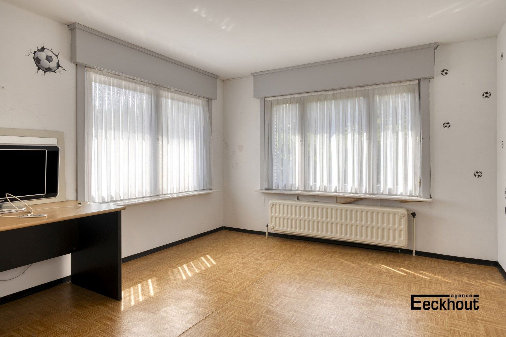 Zeer ruime (247 m²), halfopen woning met veel potentieel! foto 12