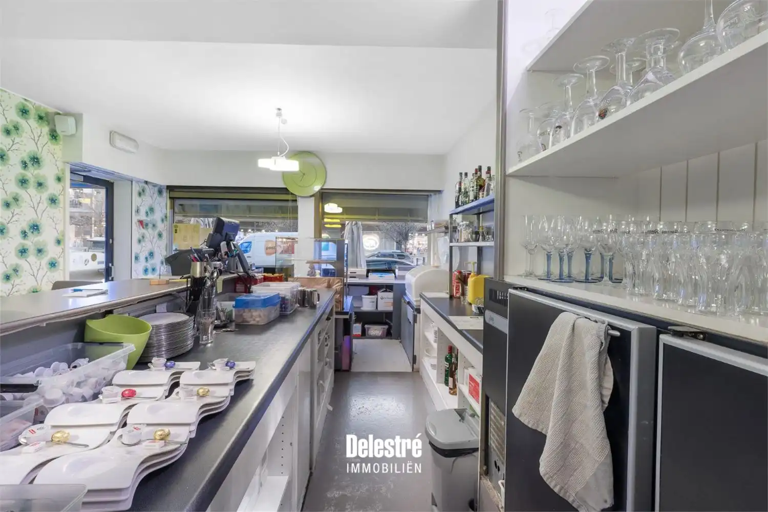 GOED DRAAIENDE HORECAZAAK CENTRUMLAAN MET TERRAS foto 13