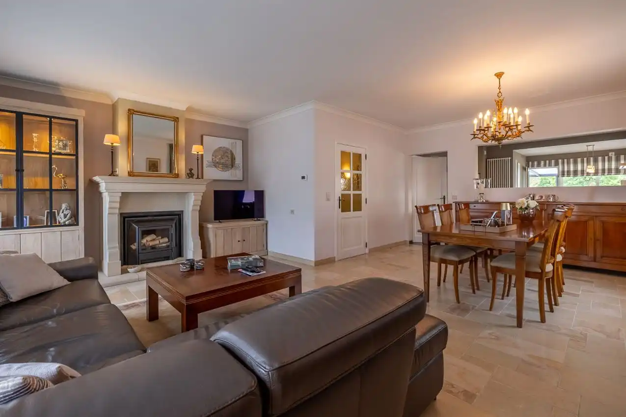 Verzorgde 3slk woning op zuidgericht perceel van ca 1638ca foto 4