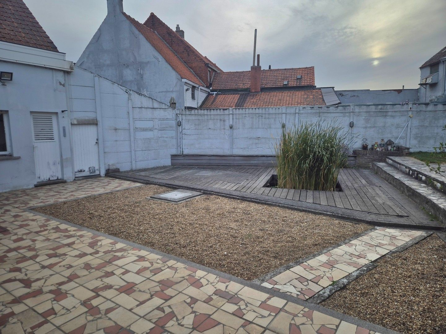 Instapklare woning met 4 slaapkamers en tuin te Oostrozebeke! foto 23