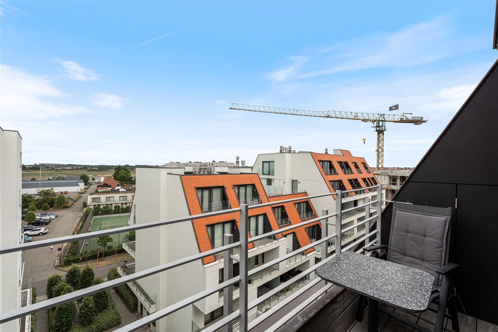 Prachtig dak / hoekappartement met unieke zichten foto 12