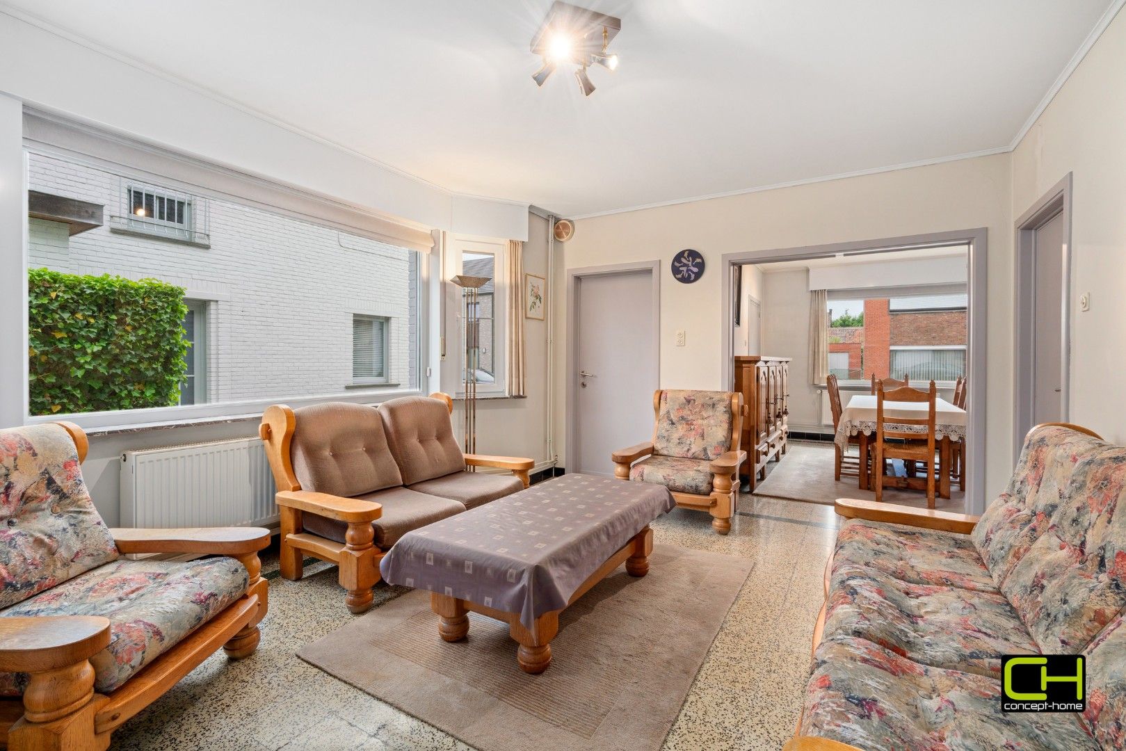 Lichtrijke woning met veel potentieel te koop in Sleidinge foto 2