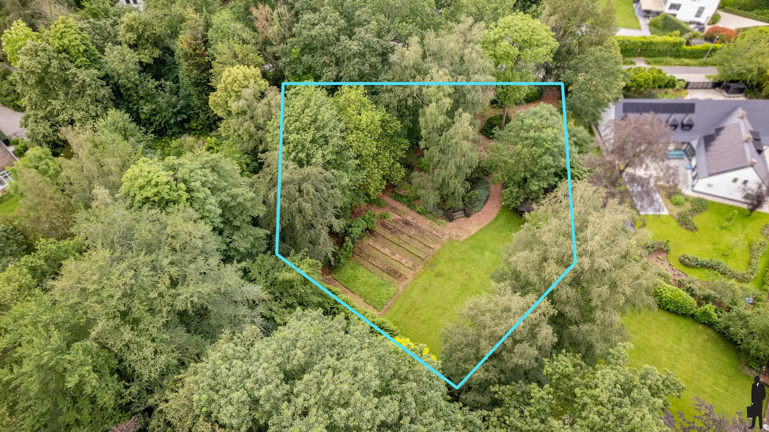 Uniek perceel grond van ca. 3147m² en een perceelbreedte van 56 m! foto 4