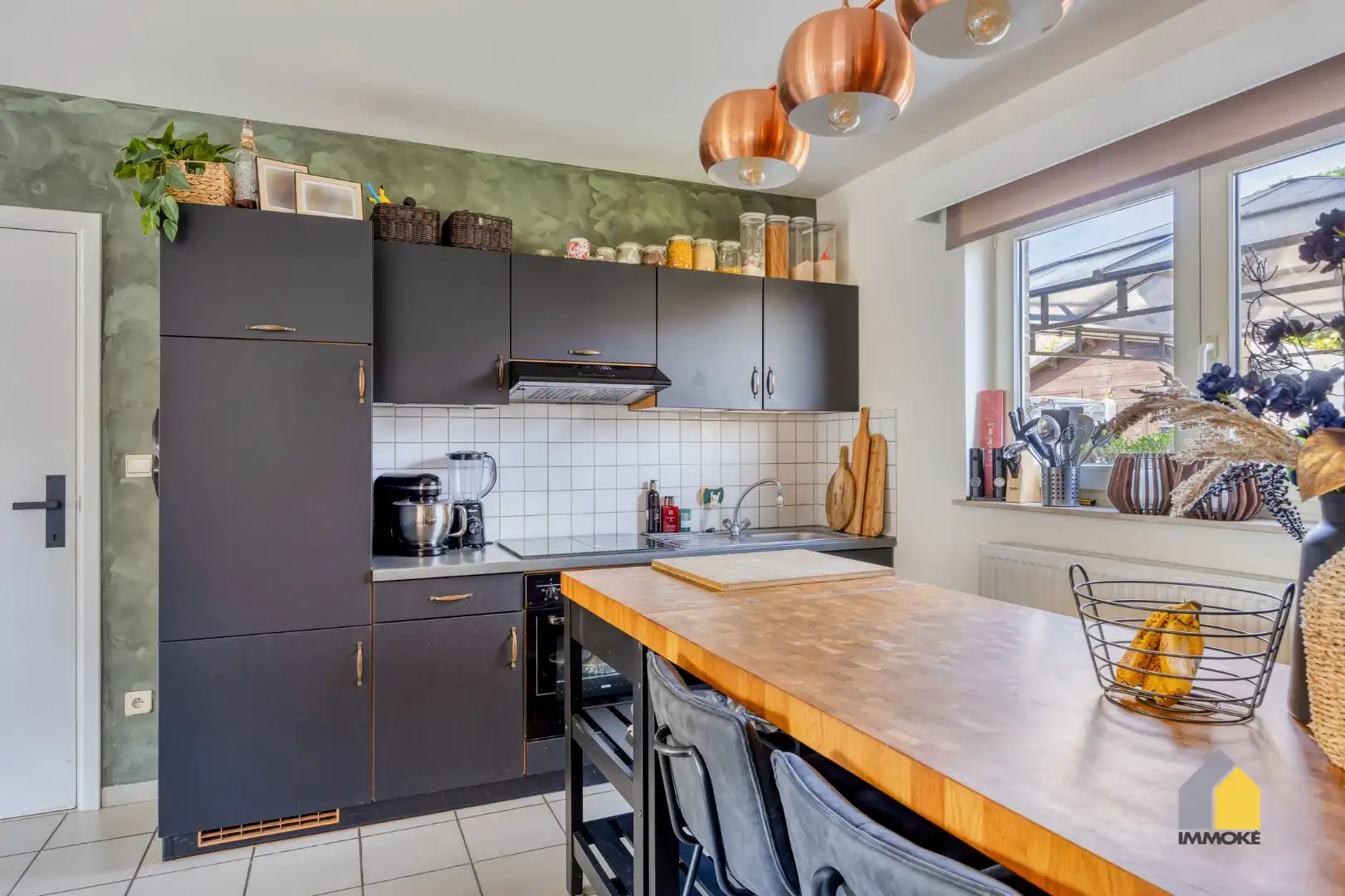 Energiezuinige, halfvrijstaande woning op 2a 82ca met 3 slpk, mooie tuin en carport. foto 6