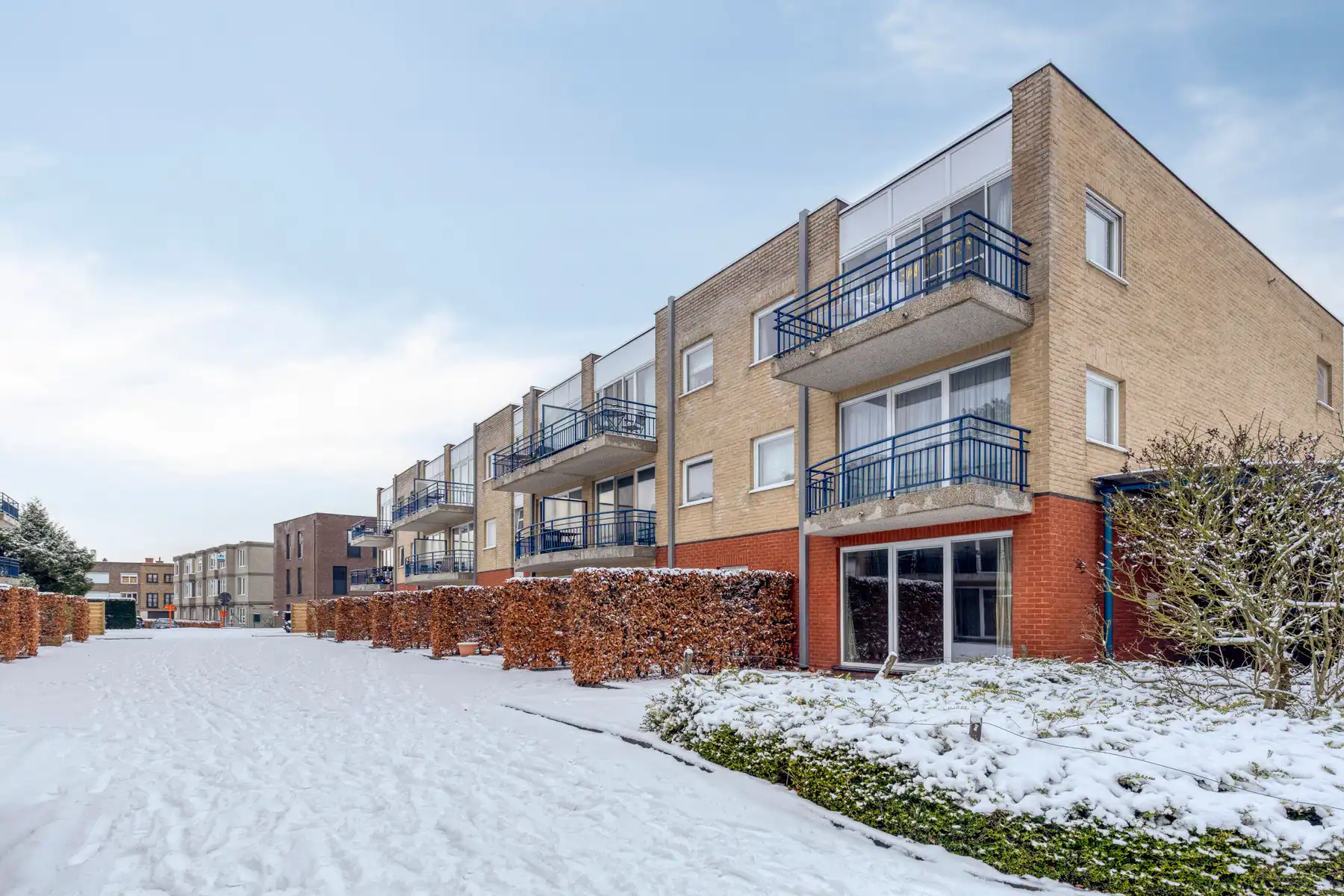 Gelijkvloersappartement met 2 slaapkamers en tuintje foto 3