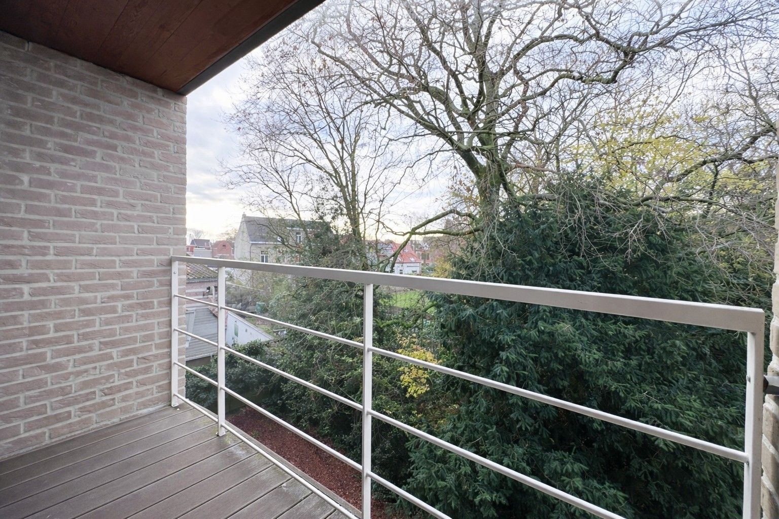 Lichtrijk appartement nabij dorpsplein Moerbeke foto 6