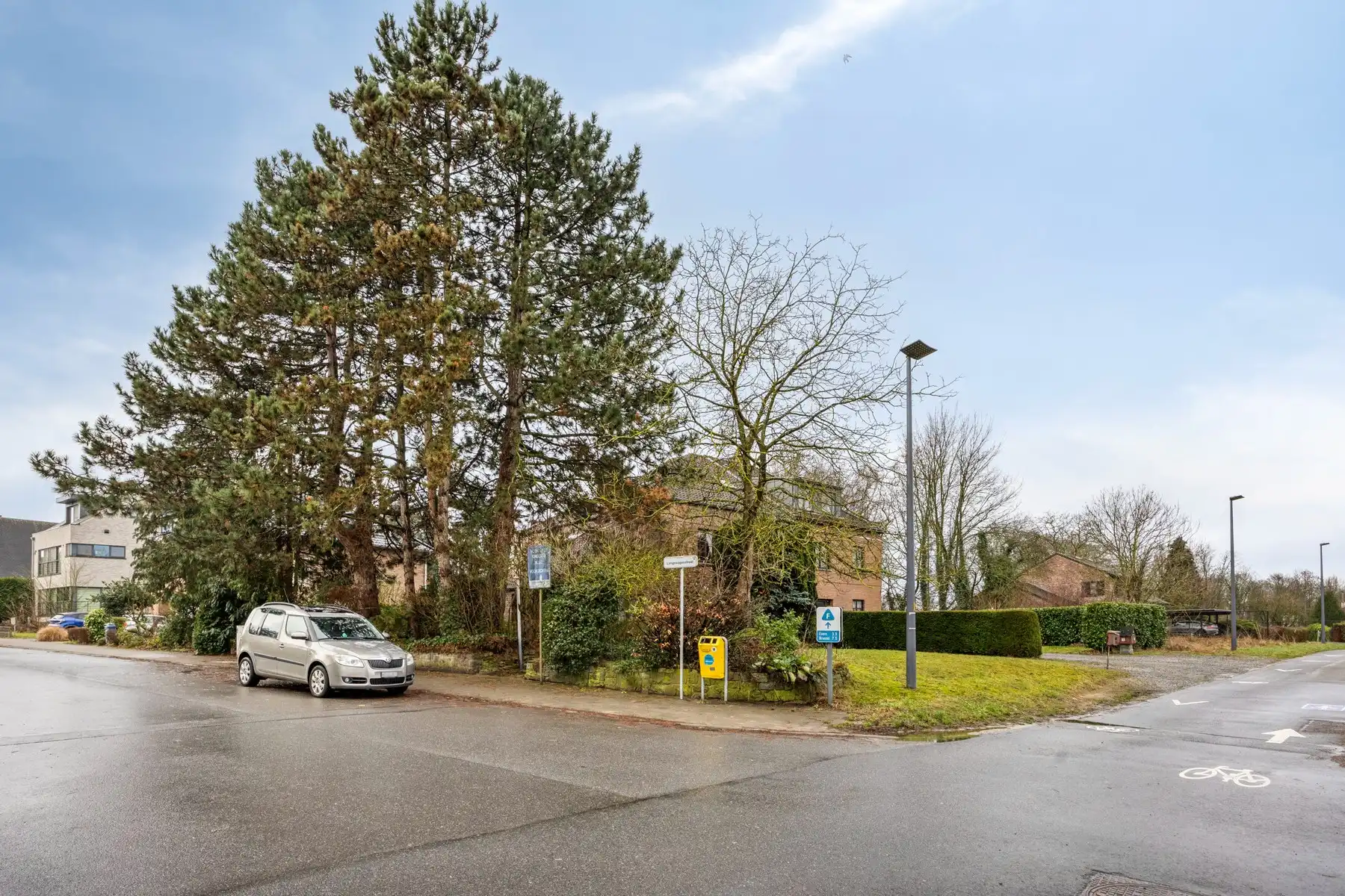 Cosy gezinswoning met 4 slaapkamers, garage en tuin - NATO op 10 min. foto 35