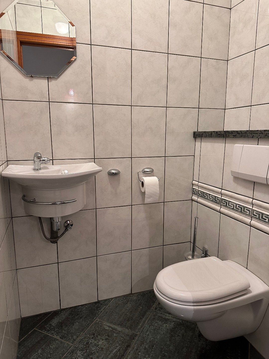 APPARTEMENT VAN 165m² MET 2 SLAAPKAMERS, 2 TERRASSEN en GESLOTEN GARAGE IN LANAKEN CENTRUM !  foto 23