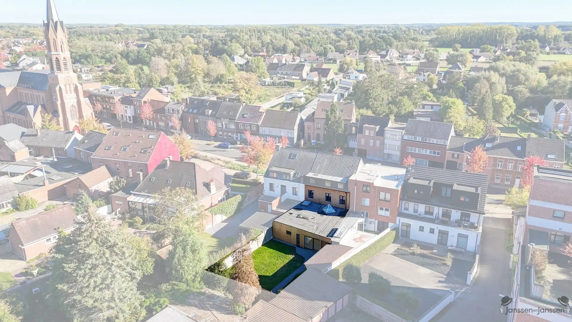 Luxueus gerenoveerd duplexappartement met 4 slaapkamers en private tuin foto 20