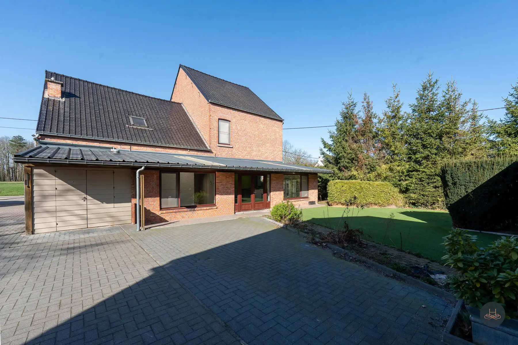 Woning met groot multifunctioneel bijgebouw in rustige straat foto 23