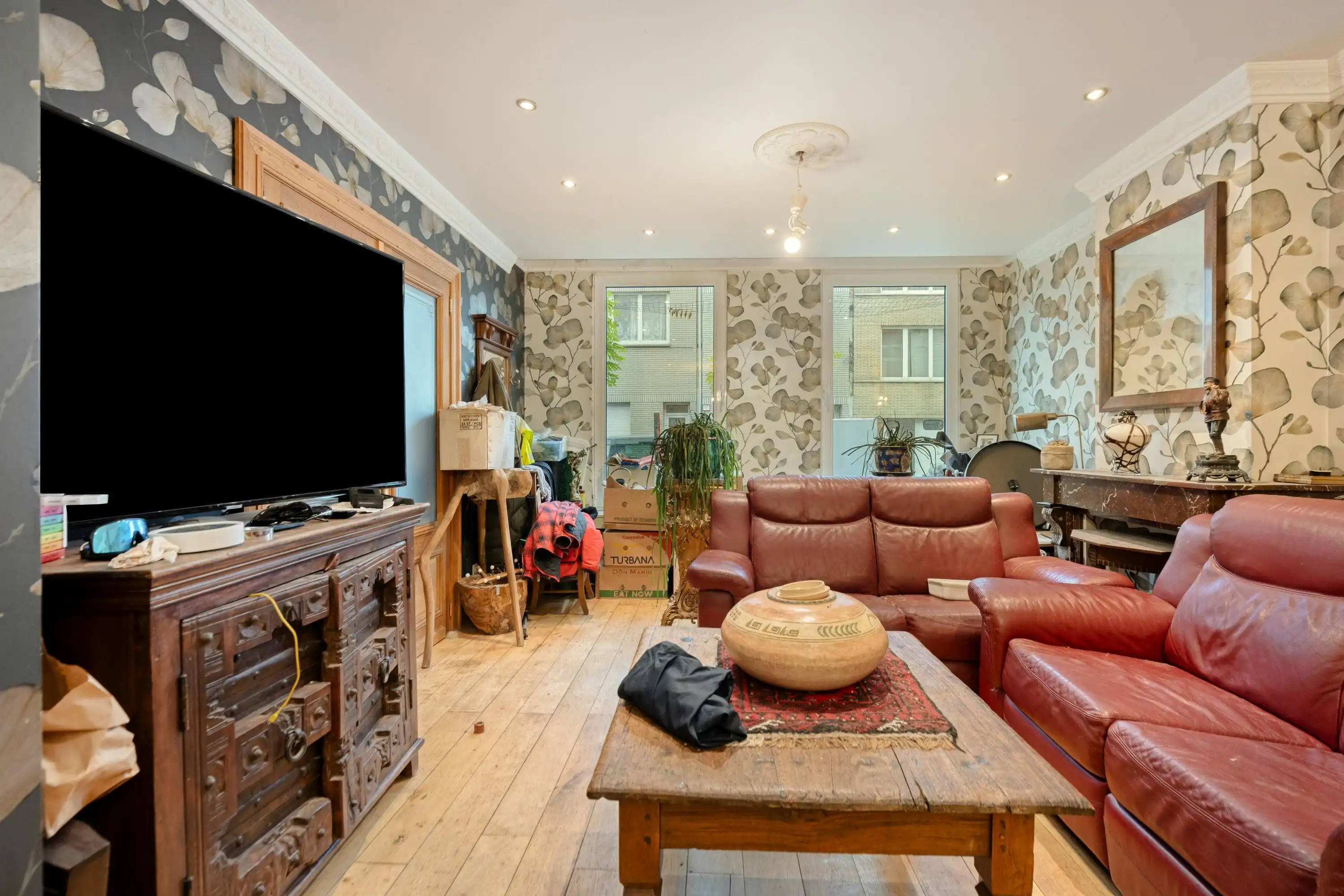 Te renoveren huis (175m²) in Deurne met terras  foto 4