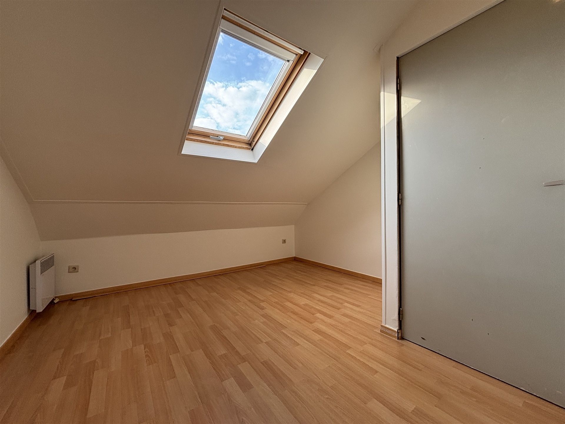 Duplex met 2 slaapkamers & 2 extra zolderkamers foto 20