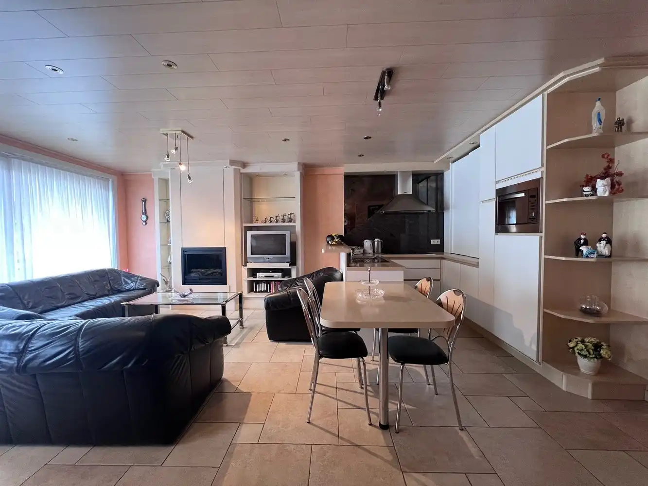 Instapklaar appartement met 2 slaapkamers en zonnig terras foto 3