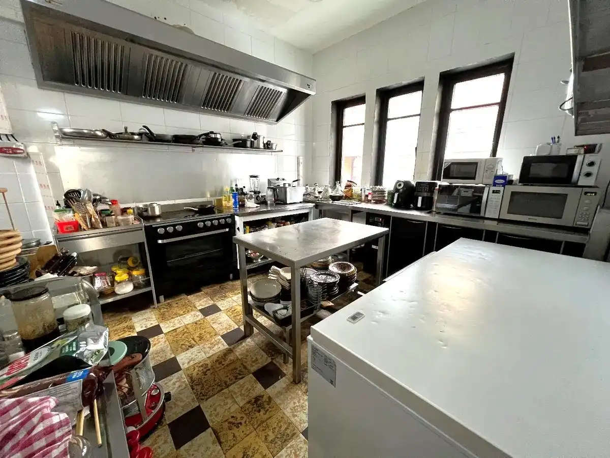 Art-Deco woning op een mooie ligging met mogelijkheid tot 3 slpks (4 à 5 slpks met zolder) en een terras foto 12