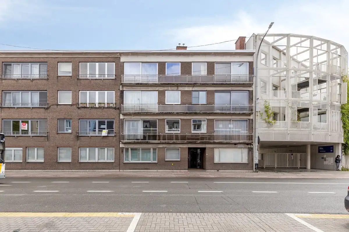 Twee slaapkamer appartement te koop in Kortrijk! foto 14