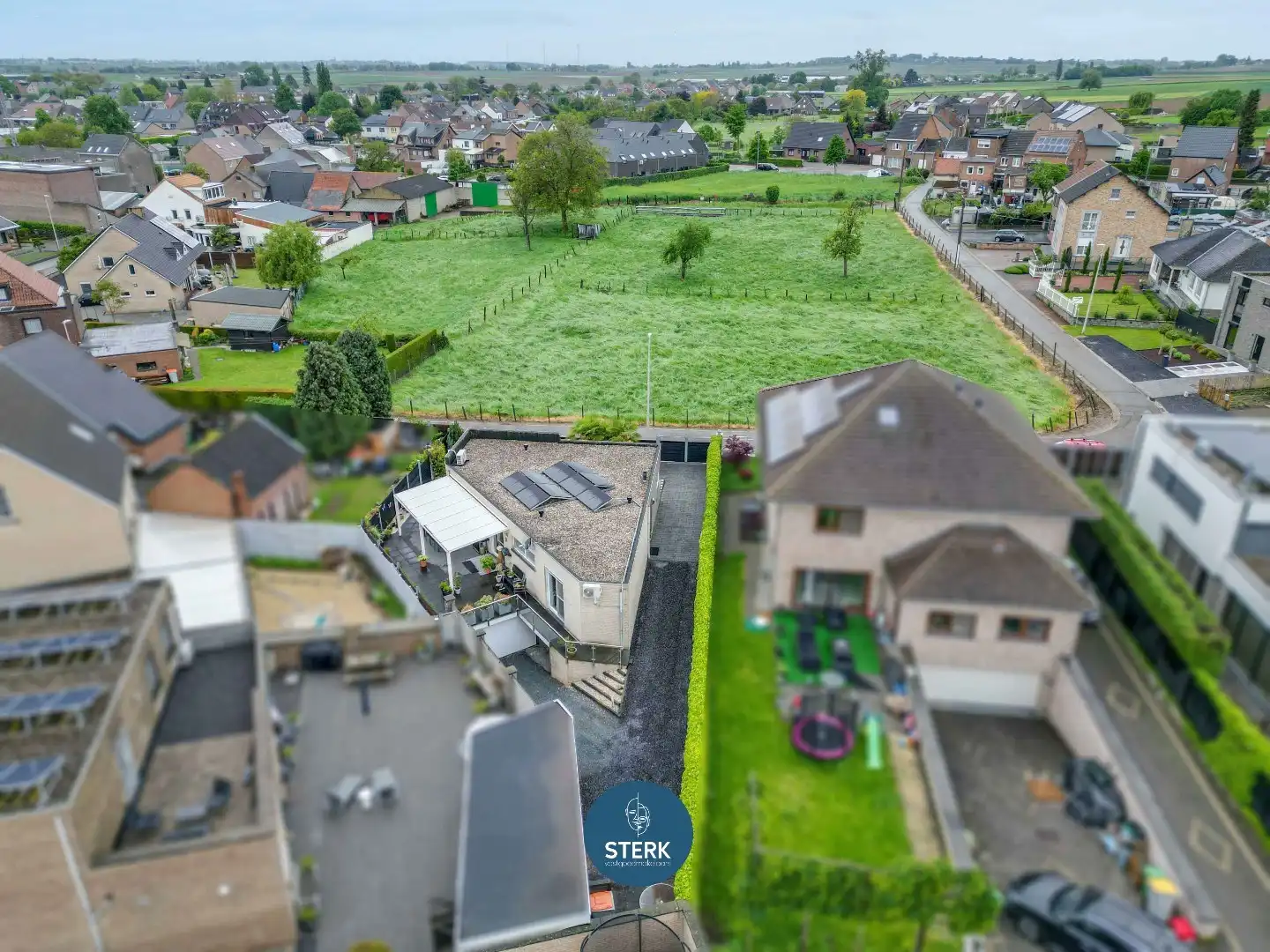 GELIJKVLOERSE WONING MET EPC LABEL A OP EEN RUSTIGE LOCATIE NABIJ MAASTRICHT !  foto 4