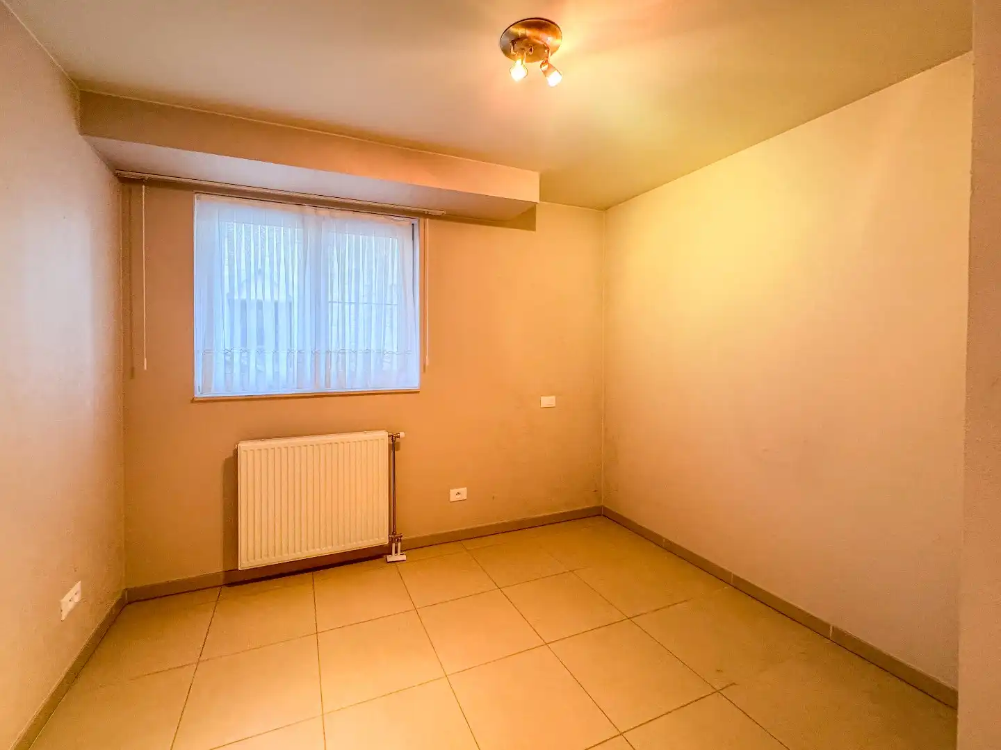 Gelijkvloers appartement met 2 slaapkamers in het centrum. foto 7