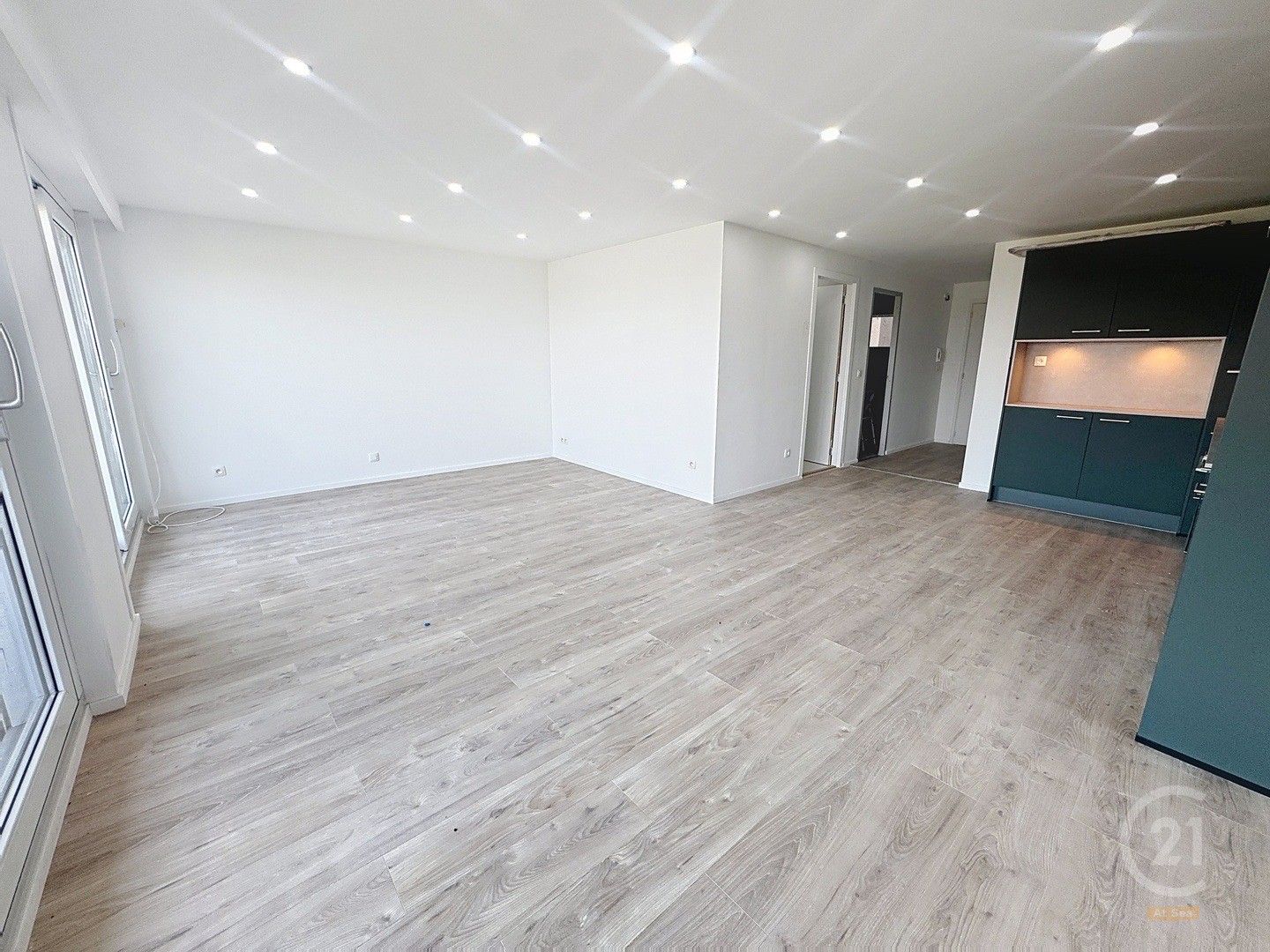 Prachtig gerenoveerd appartement met 2 slaapkamers + kinderkamer aan de Zeedijk in Middelkerke foto 9