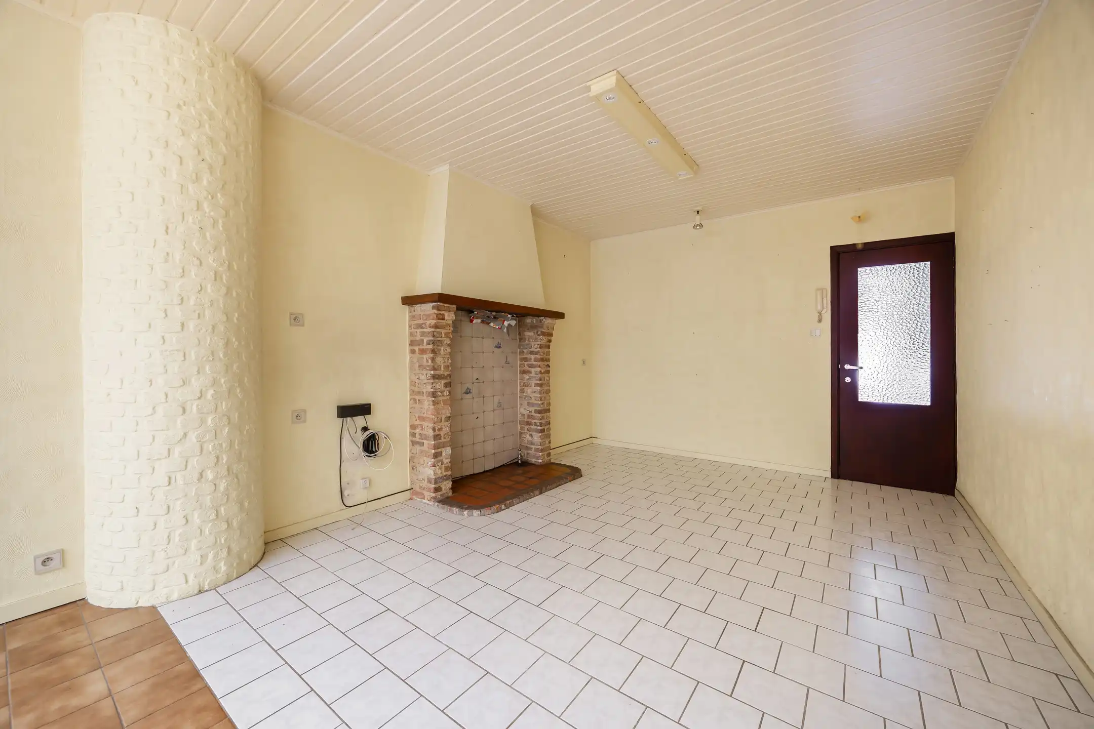 te renoveren woning met 3 ruime slaapkamers , garage en tuin foto 5