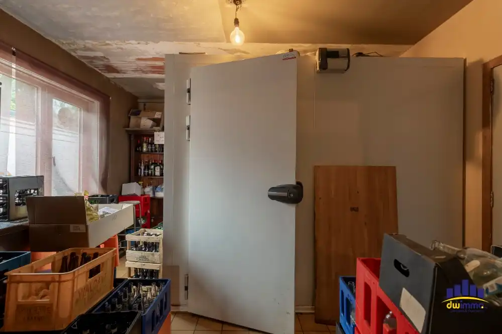 Volkscafé met groot terras en polyvalente zaal over te nemen in Laarne foto 8