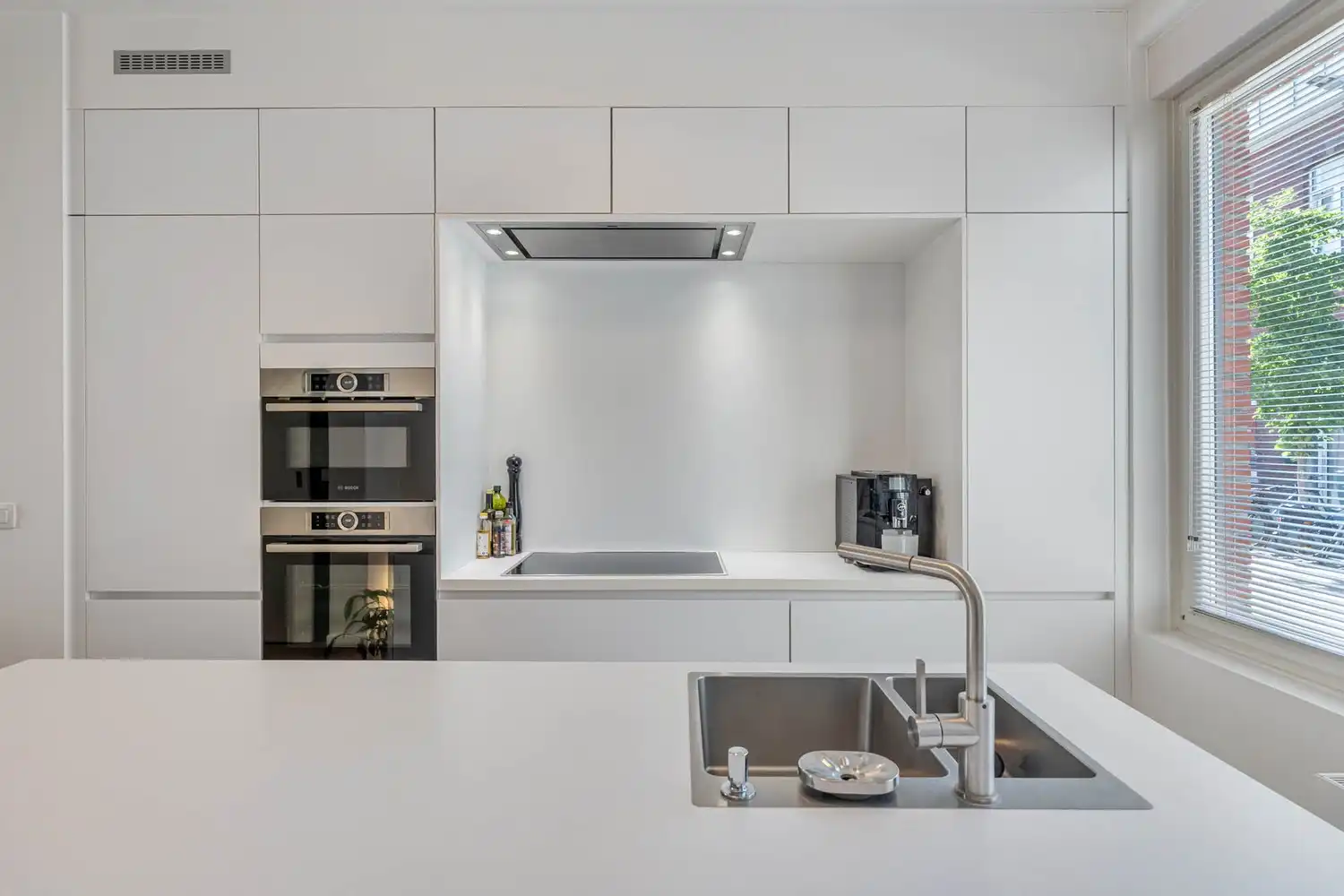 Recent en volledig gerenoveerde woning met 3 slaapkamers en 2 badkamers te centrum Leuven! foto 5