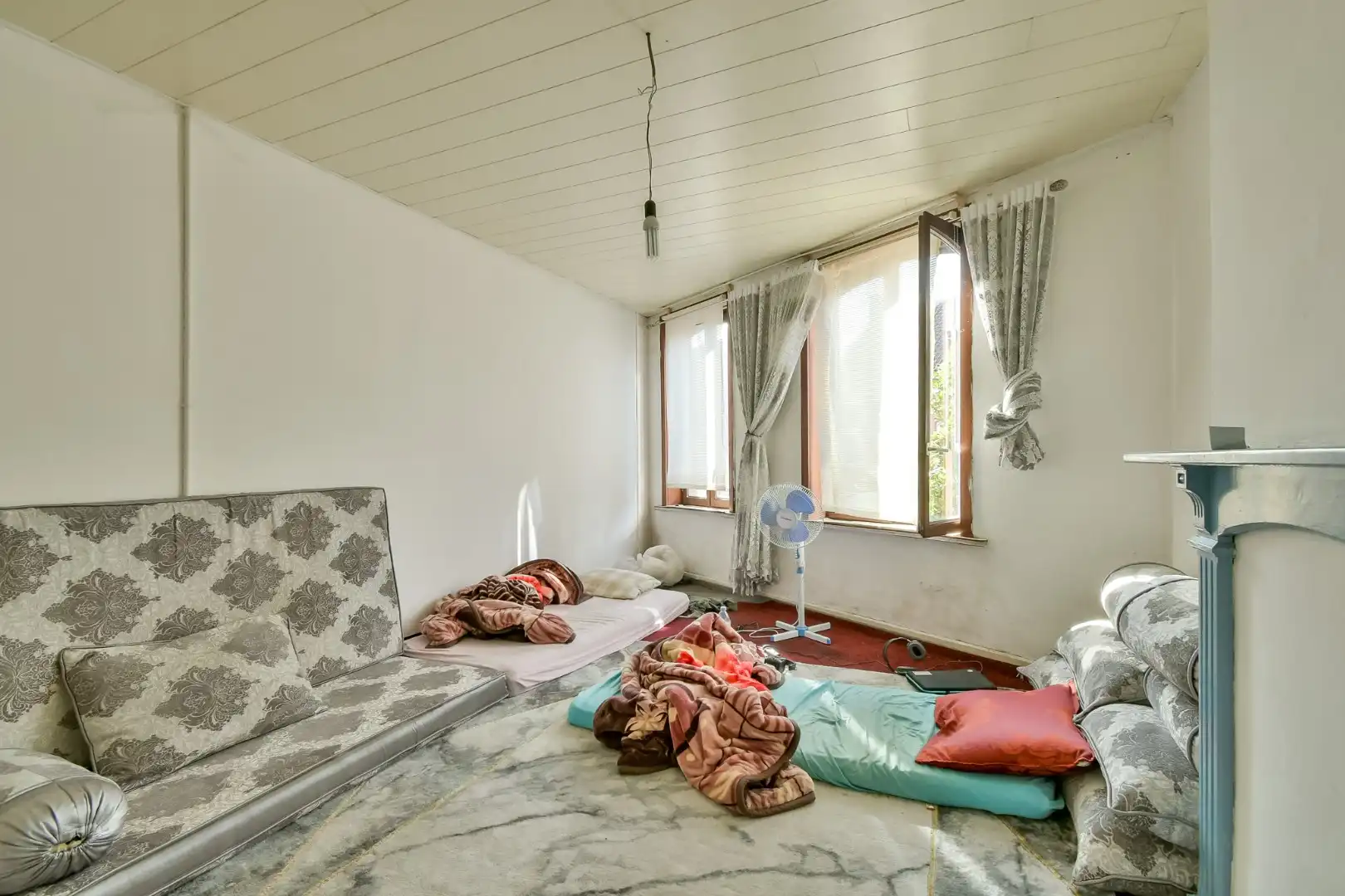 Te renoveren woningen met bijhorende loods! foto 9