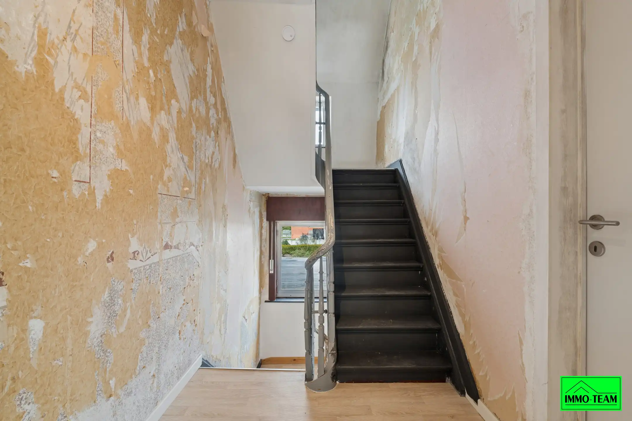 Deels gerenoveerde gezinswoning met potentieel  foto 21