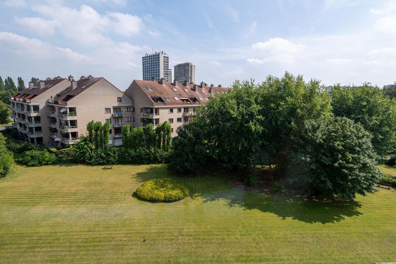 Instapklaar 3 slaapkamer appartement met groen uitzicht! foto 12