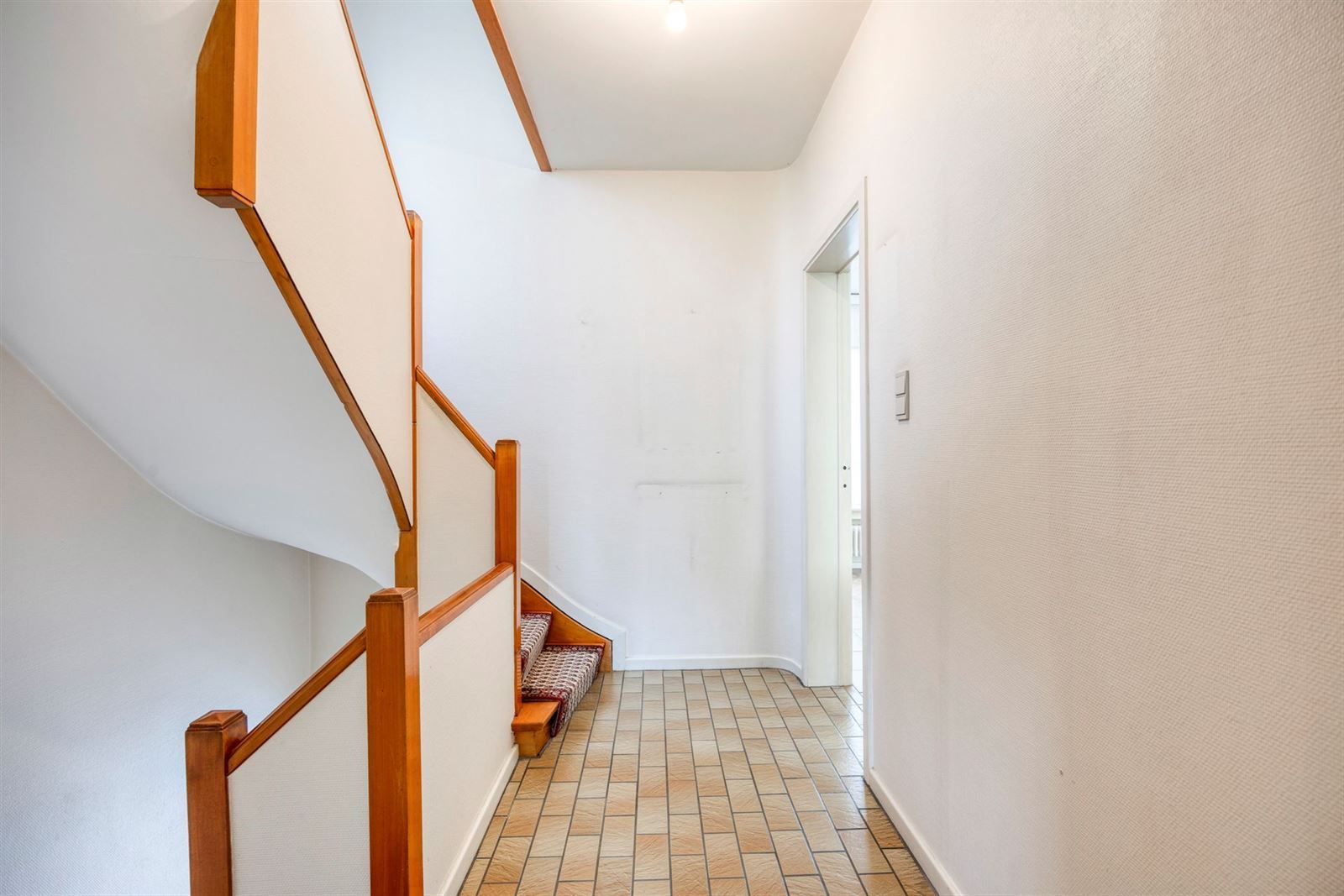 Ruime en zeer goed onderhouden 3-gevelwoning (EPC C) met garage foto 10