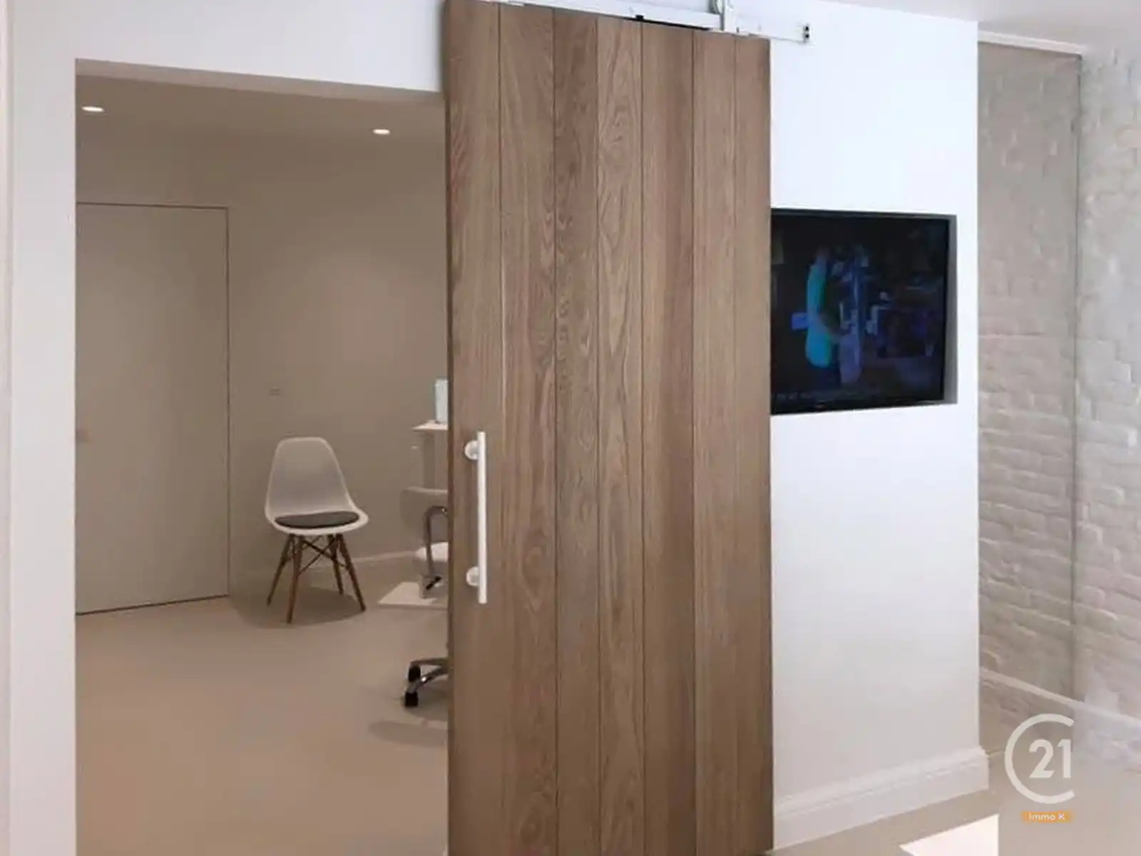 Instapklaar handelspand op toplocatie in bruisend centrum foto 9