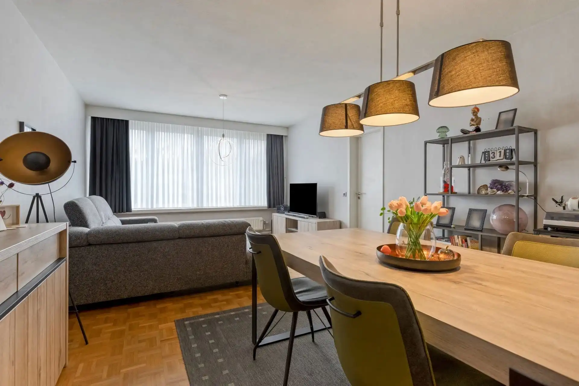 Instapklaar appartement van 91 m² op de tweede verdieping gunstig gelegen te Deurne. foto 2