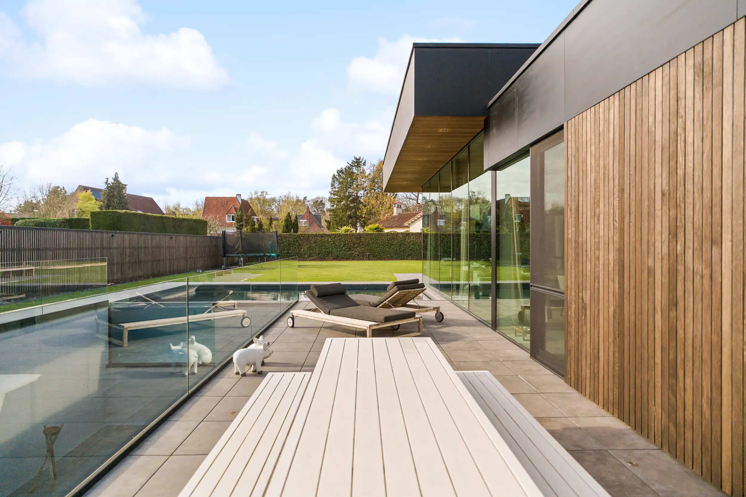 Designvilla in residentiële, doodlopende, woonwijk foto 27