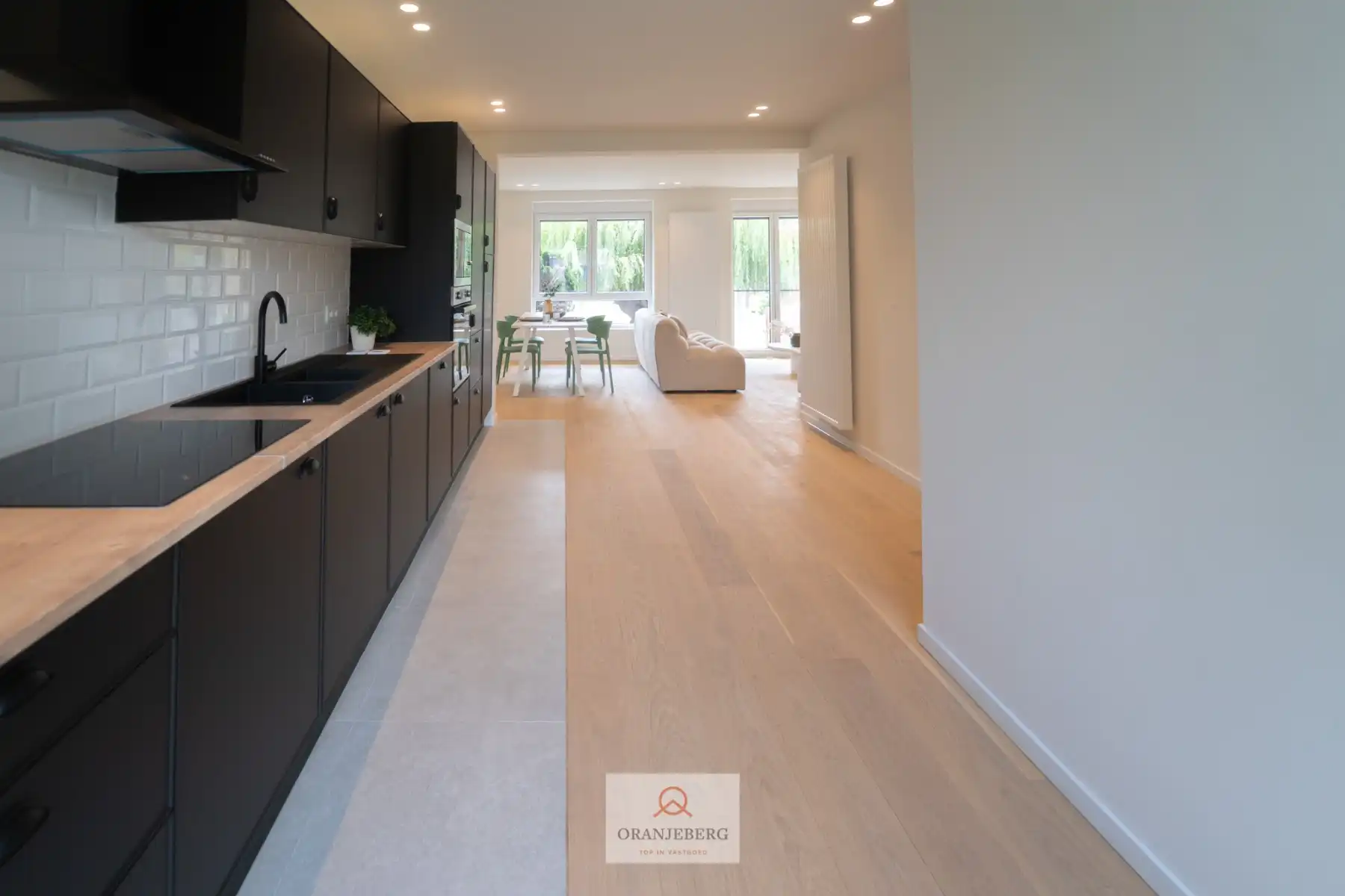 Uitmuntend gelegen gerenoveerde woning ! foto 17