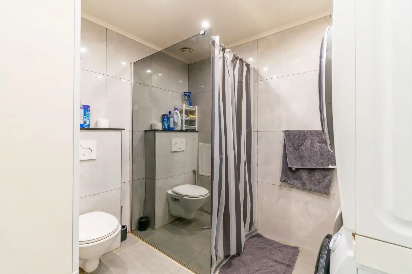 RECENTE OPBRENGSTEIGENDOM MET 2 APPARTEMENTEN! foto 13