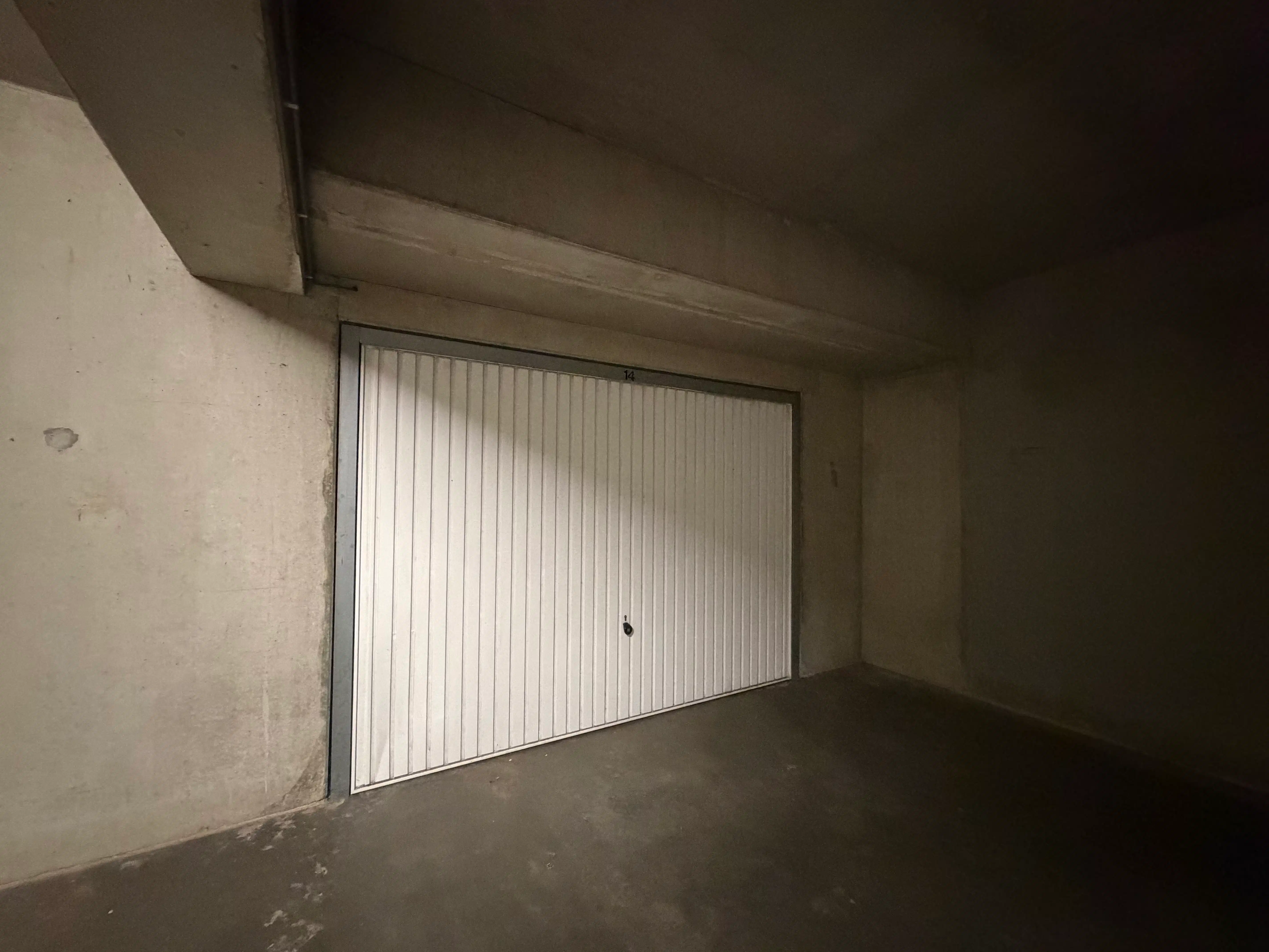 INSTAPKLAAR APPARTEMENT MET TWEE SLAAPKAMERS EN GARAGE foto 15