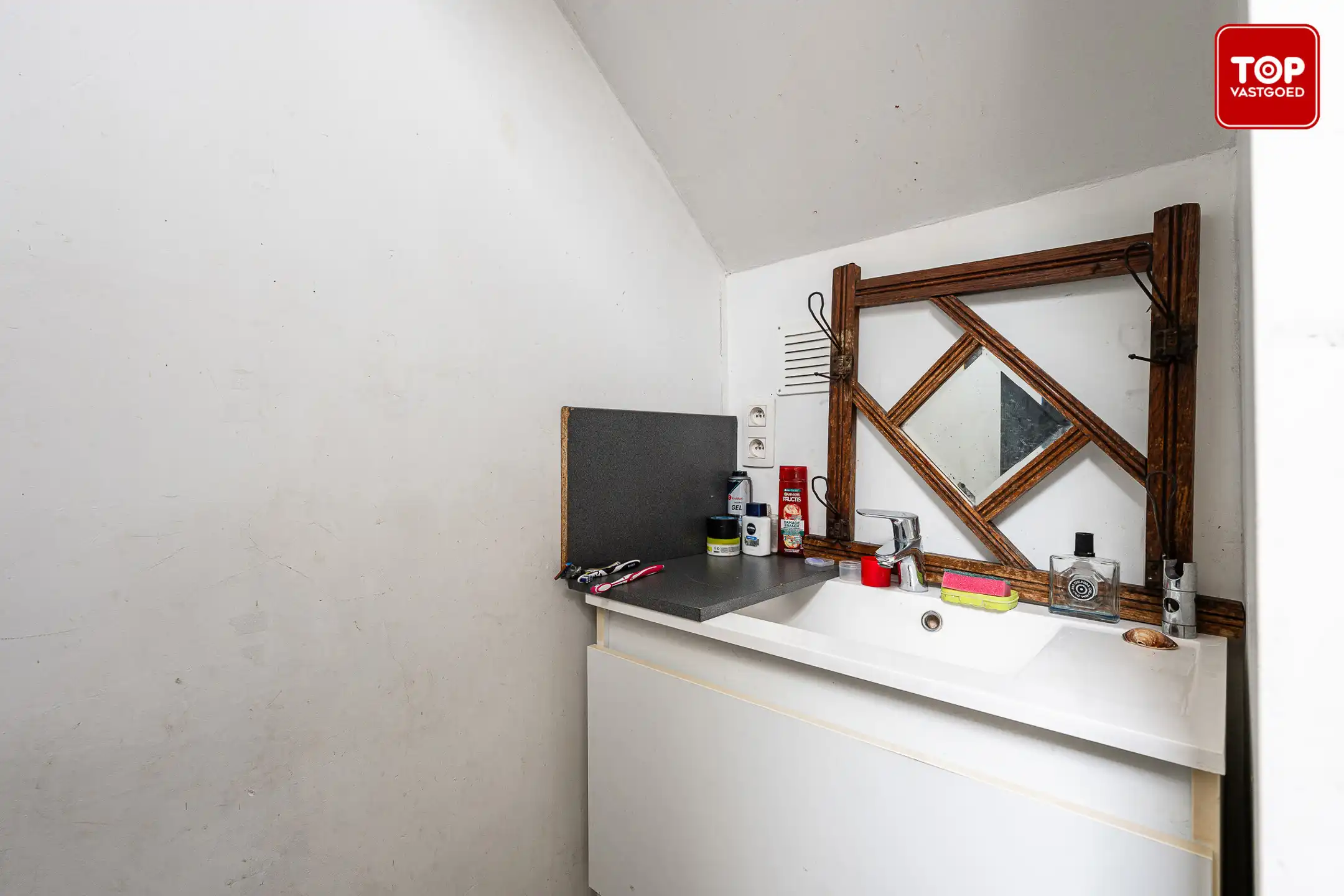 Gezellige instapklare rijwoning met een TOP ligging foto 12