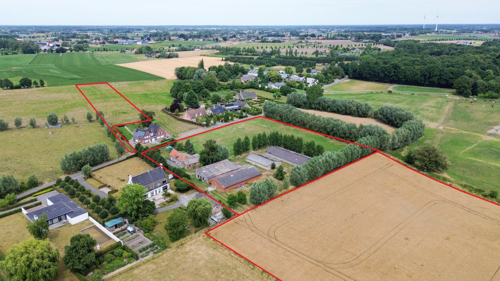 Te renoveren hoeve op unieke ligging in Torhout, vlak bij Groenhovebos foto 3