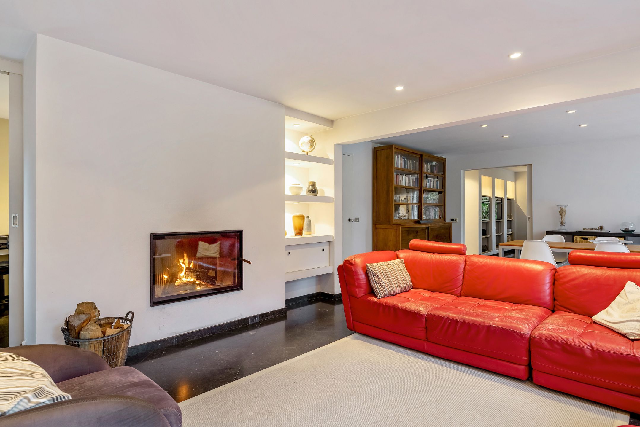 Woning met zwembad op zuidgericht perceel van ca. 2145 m² foto 7