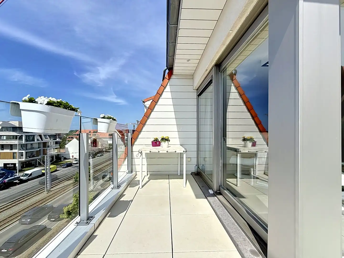 Duplex dakappartement met twee ruime terrassen op toplocatie aan het maritiem park te Nieuwpoort foto 6