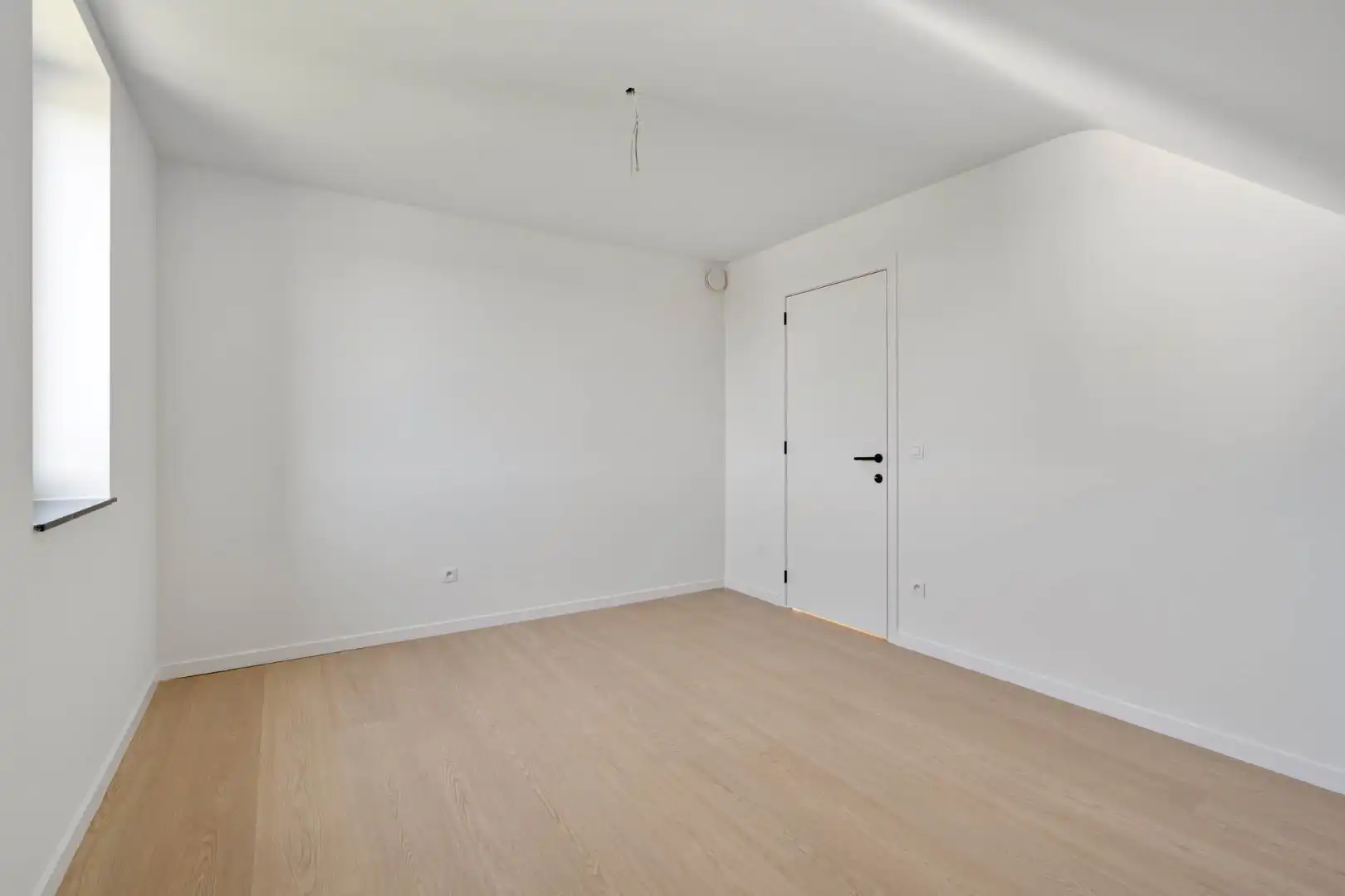 Moderne nieuwbouwwoning, 5 slpk, op een perceel van 4a31ca. foto 25