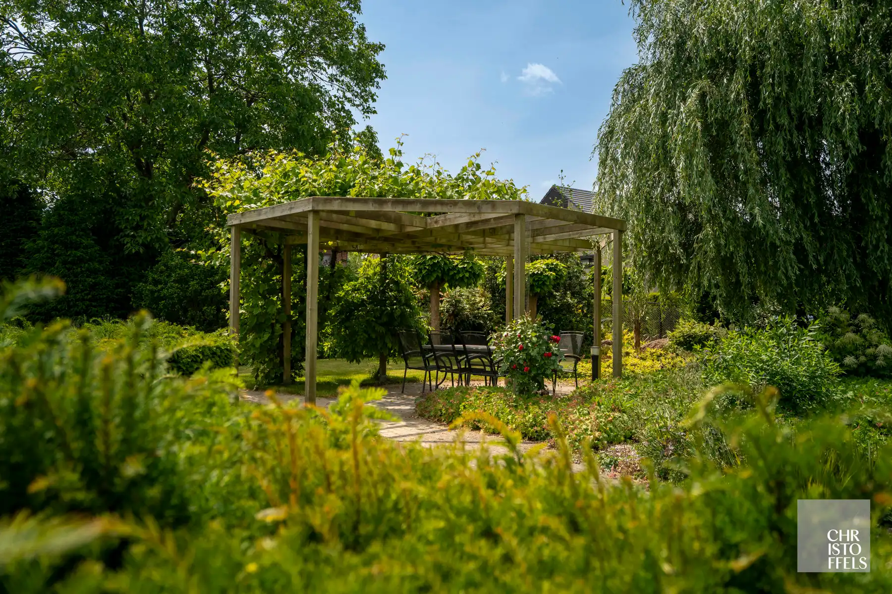 Riante vrijstaande woning mét praktijkruimte in het centrum van Opgrimbie!  foto 16