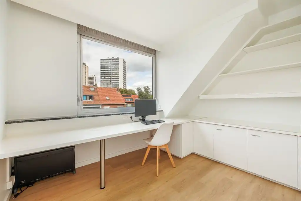 Unieke jaren 80-woning met ruime tuin foto 23
