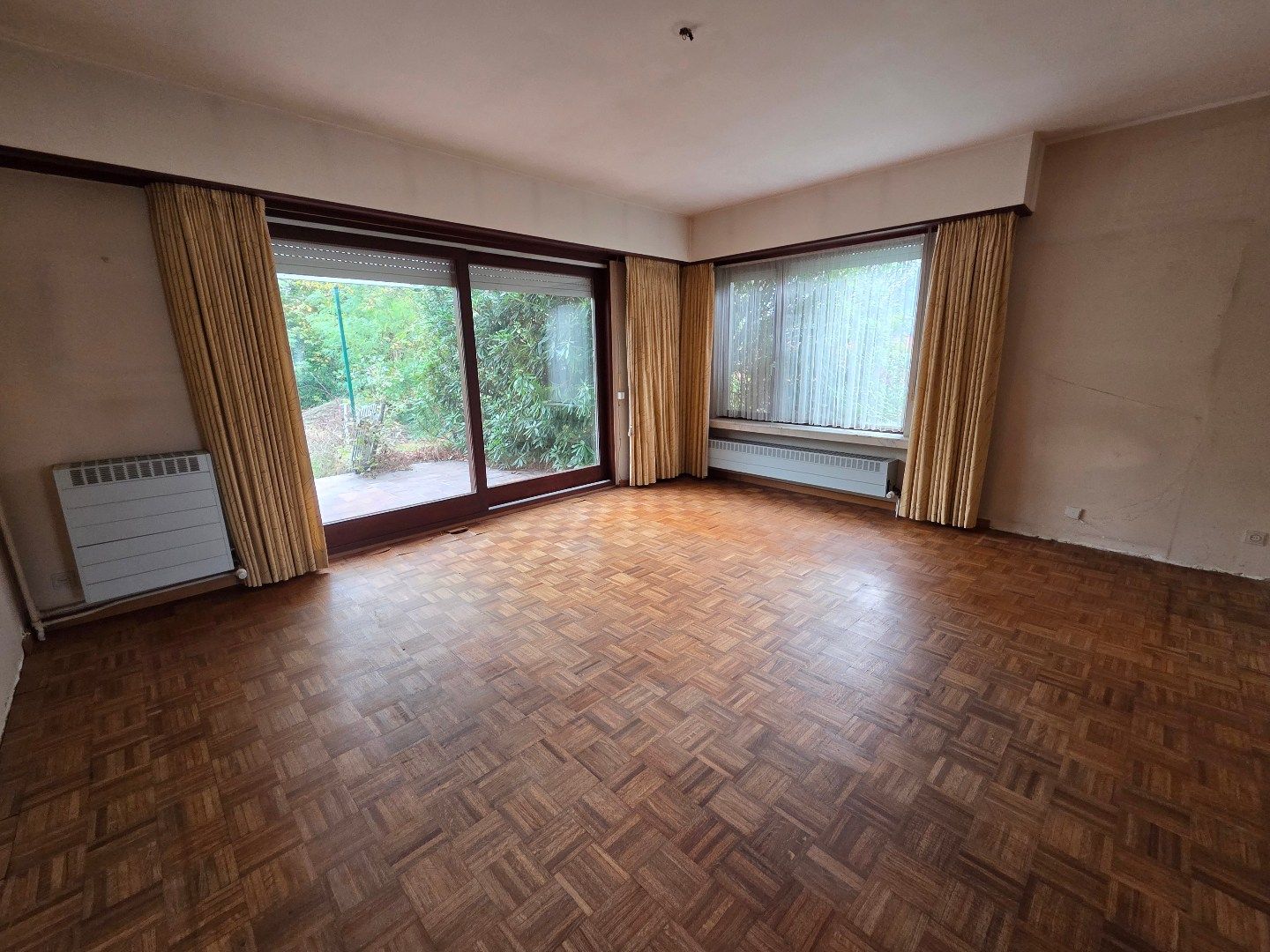 Ruime te renoveren woning met aanpalende gronden voor een totale oppervlakte van 12860 m²! foto 6