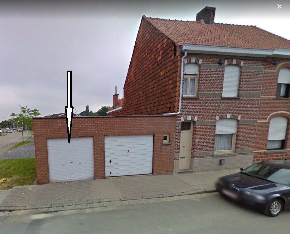 INDIVIDUEEL AFGESLOTEN GARAGEBOX TE HUUR foto {{pictureIndex}}